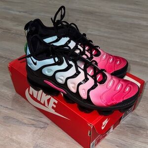 Nike: Brand New - Womens Vapormax Plus Sneakers - Pink and Blue Gradient Size 9